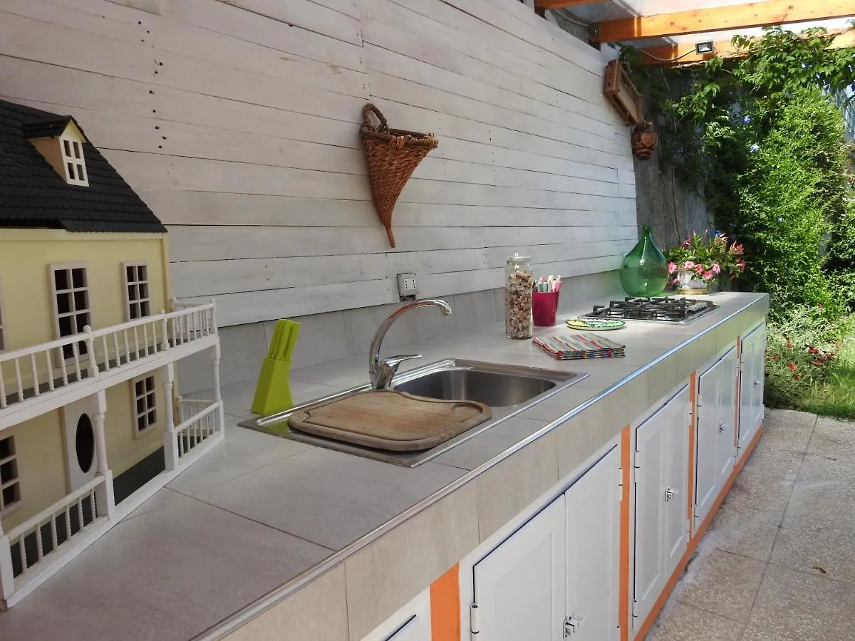 L'Iris Bed & Breakfast Stellanello Italy